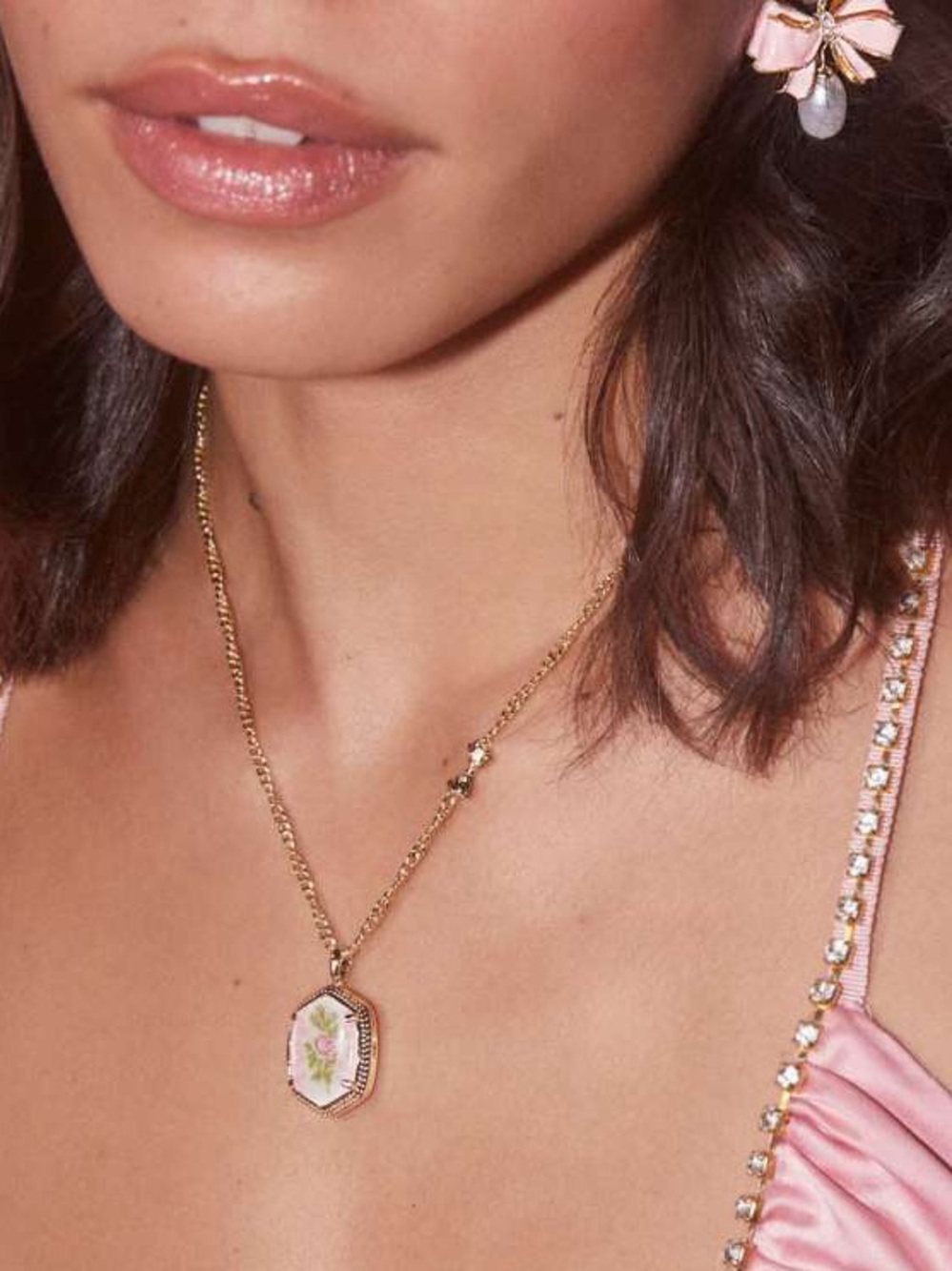 Kendra Scott x LoveShackFancy Daphne Gold Locket Necklace - Picture 2 of 8